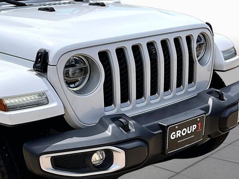 Used 2021 Jeep Wrangler Unlimited Sahara w/ Cold Weather Group AWD/4WD image 27