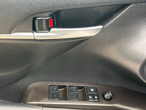Used 2023 Toyota Camry SE FWD image 21