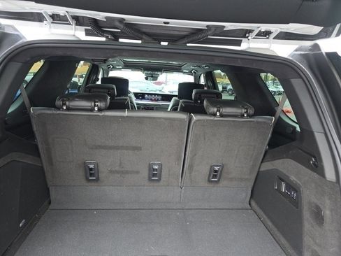 Used 2025 Cadillac Escalade V image 10