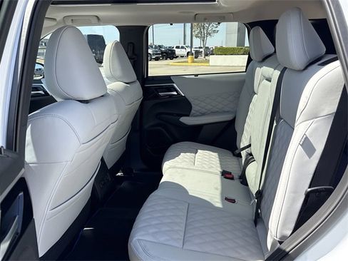 New 2025 Mitsubishi Outlander SEL image 23