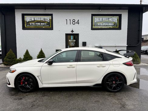 Used 2024 Honda Civic Type R image 2