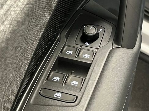 New 2026 Volkswagen Tiguan S FWD image 17