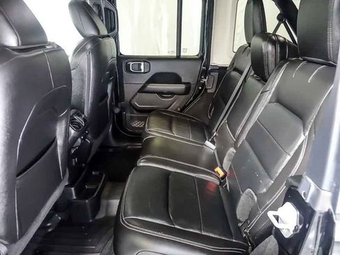 Used 2018 Jeep Wrangler Unlimited Sahara AWD/4WD image 14