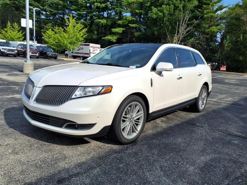Used 2015 Lincoln MKT AWD w/ Equipment Group 201A image 4