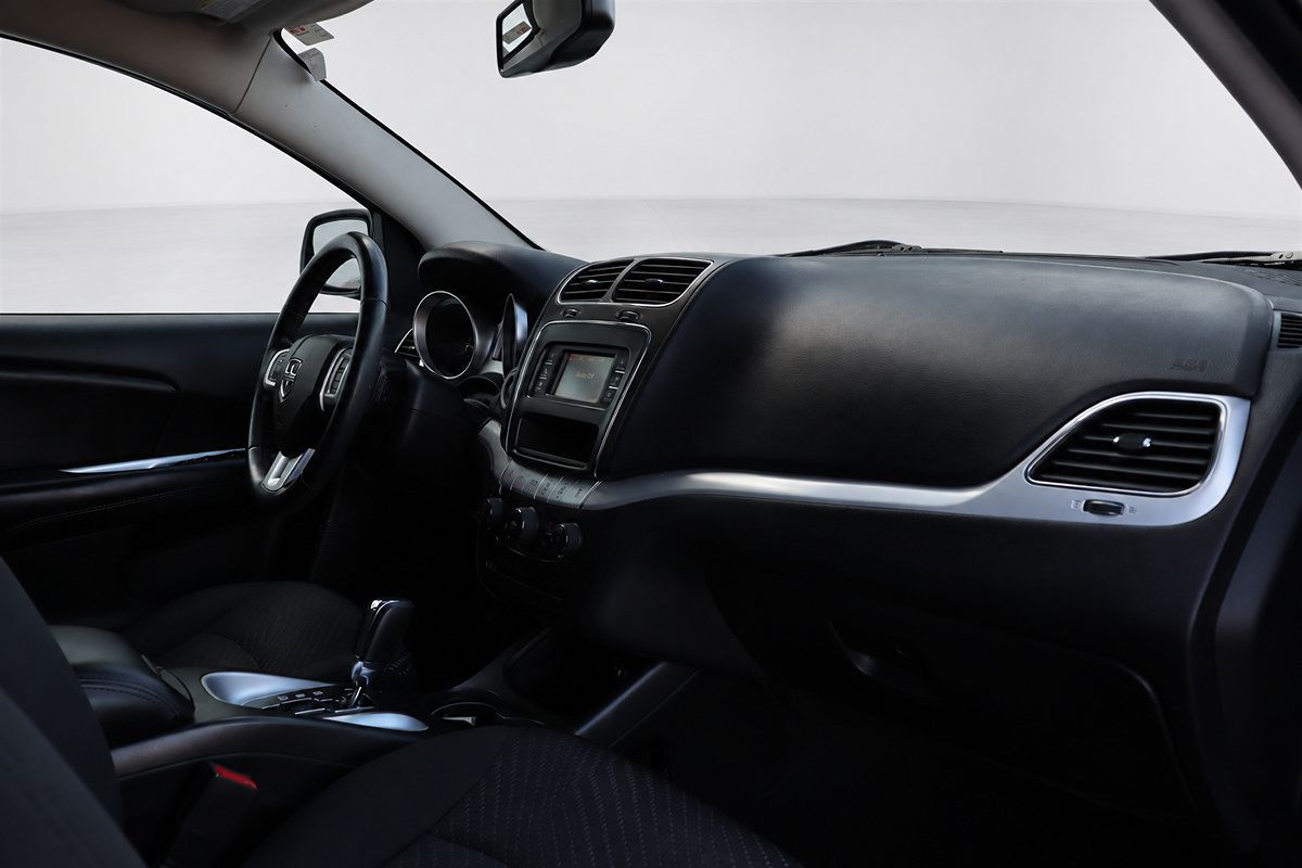 Used 2017 Dodge Journey SXT FWD image 24