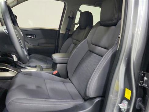 Used 2024 Nissan Frontier SV w/ Technology Package image 14