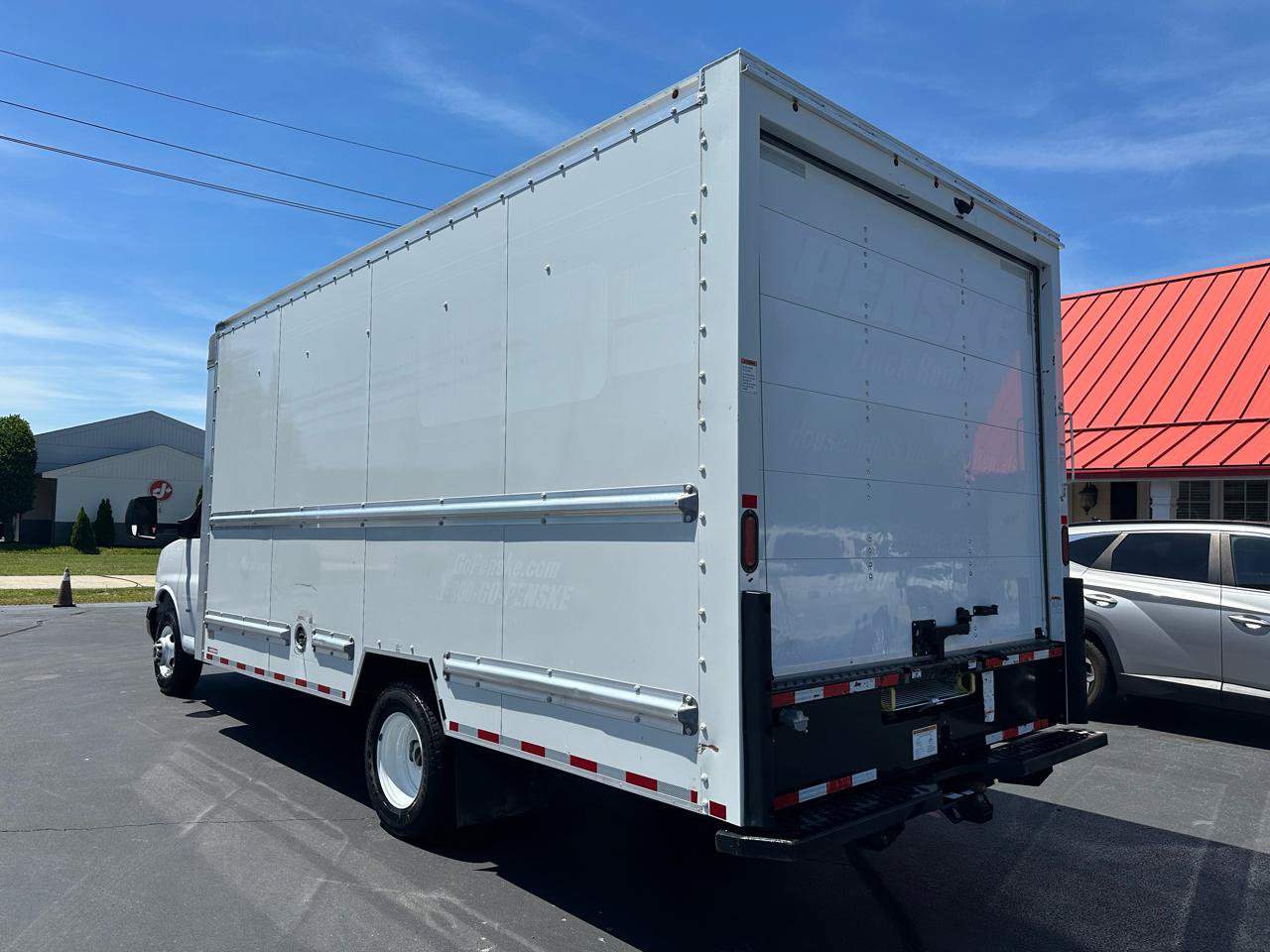 Used 2021 GMC Savana 3500 Extended w/ Power Convenience Package RWD image 9