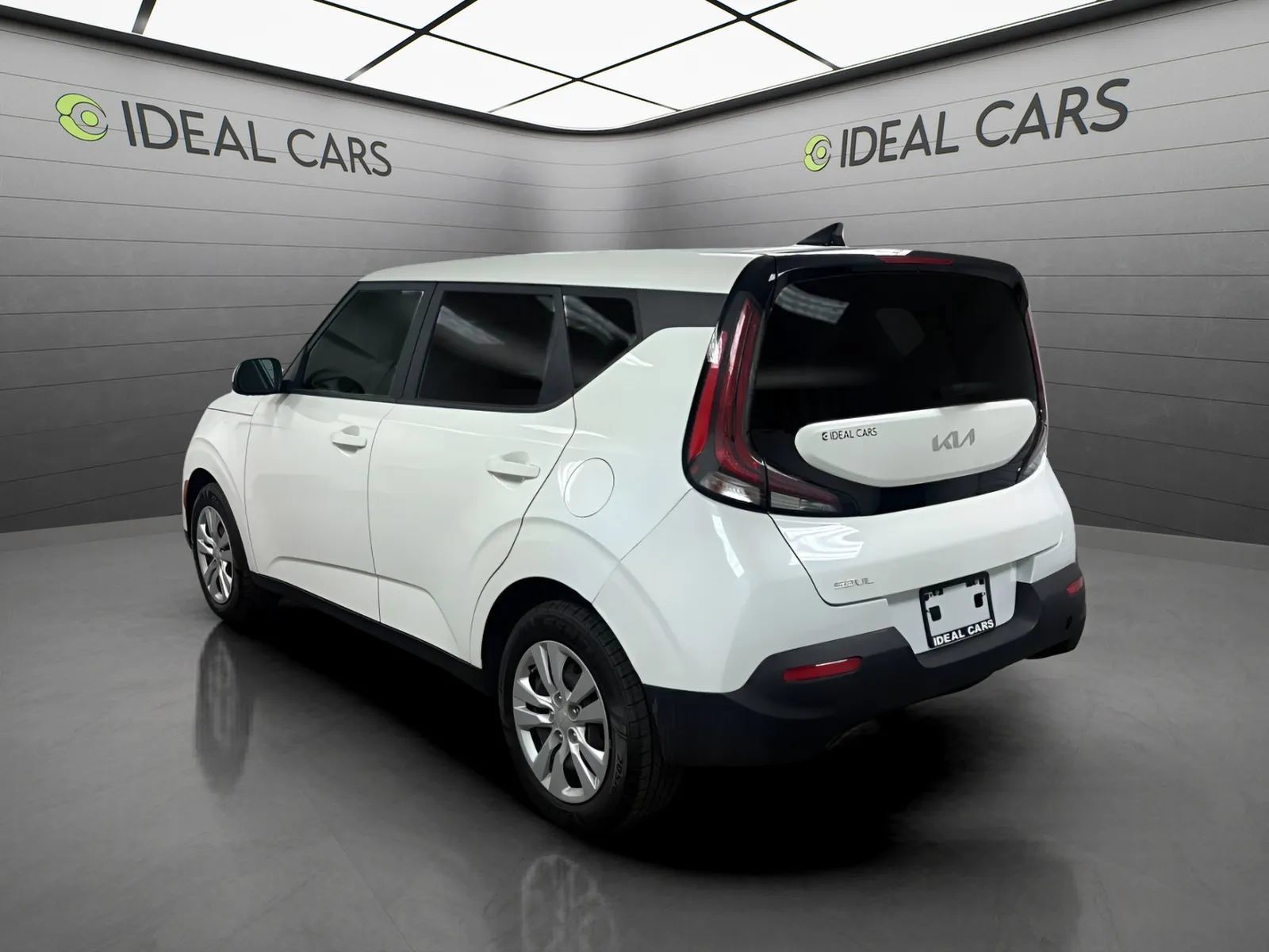 Used 2023 Kia Soul LX FWD image 7