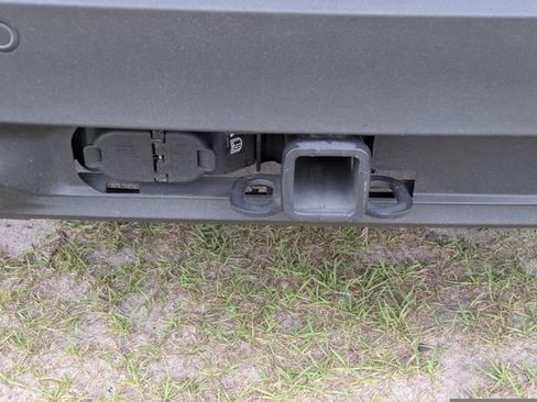 Used 2025 Ford Explorer Active RWD image 10