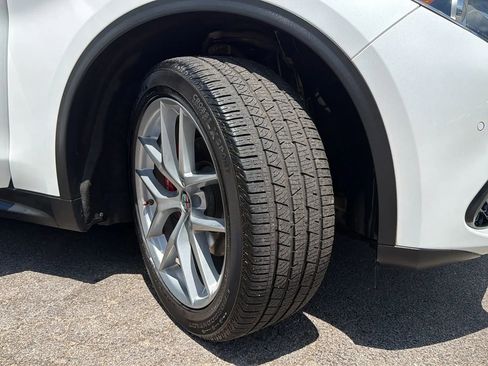 Used 2018 Alfa Romeo Stelvio Ti Lusso image 13