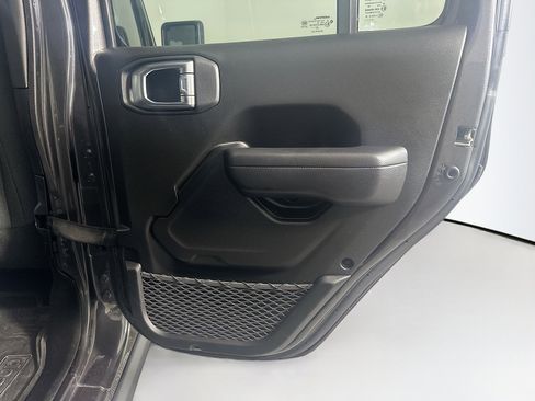Used 2024 Jeep Wrangler Unlimited AWD/4WD image 31