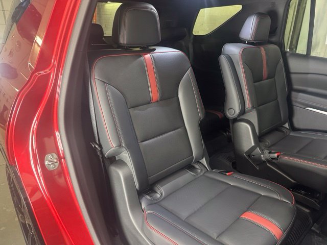 New 2027 Chevrolet Traverse RS w/ LPO, Floor Liner Package AWD/4WD image 29