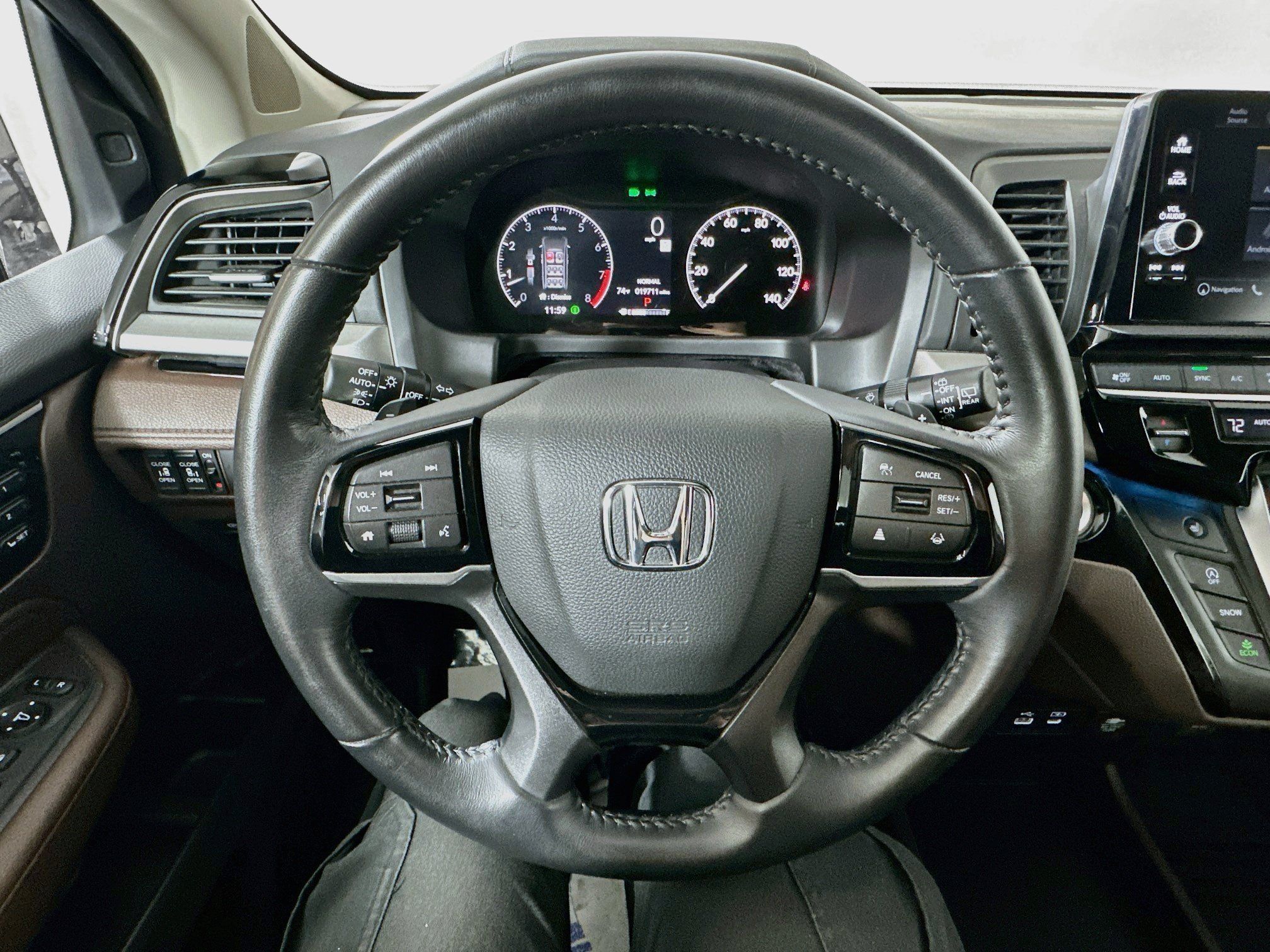 Used 2025 Honda Odyssey Touring image 11