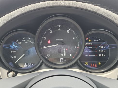 Certified 2026 Porsche Macan AWD/4WD image 16