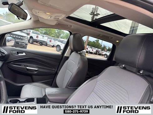 Used 2017 Ford Escape SE w/ Equipment Group 201A FWD image 19