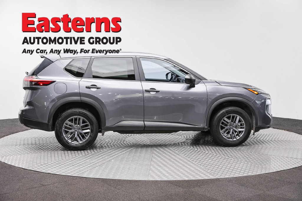 Used 2024 Nissan Rogue S AWD/4WD image 5