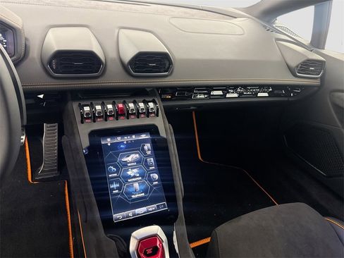 Used 2023 Lamborghini Huracan Tecnica image 24