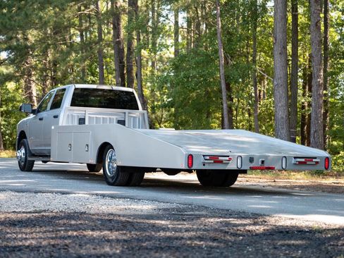 Used 2020 RAM 3500 Tradesman w/ Chrome Appearance Group RWD image 9