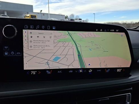 Used 2025 Chevrolet Traverse LT image 16