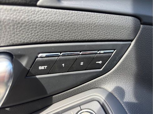 Used 2019 Porsche 718 Cayman RWD image 19