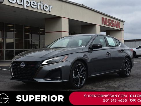 Used 2025 Nissan Altima 2.5 SR image 1