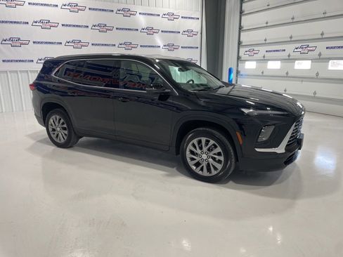 Used 2025 Buick Enclave Preferred image 11