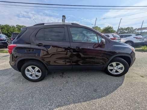 Used 2021 Chevrolet Trax LT AWD/4WD image 7