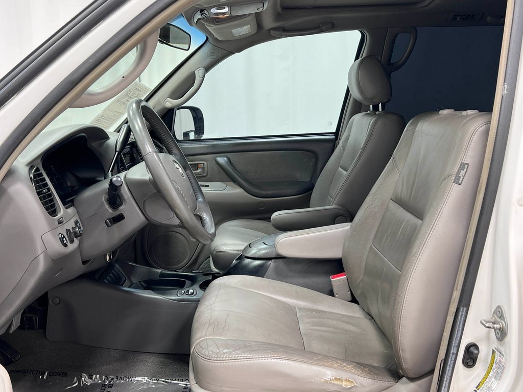 Used 2006 Toyota Sequoia SR5 AWD/4WD image 11