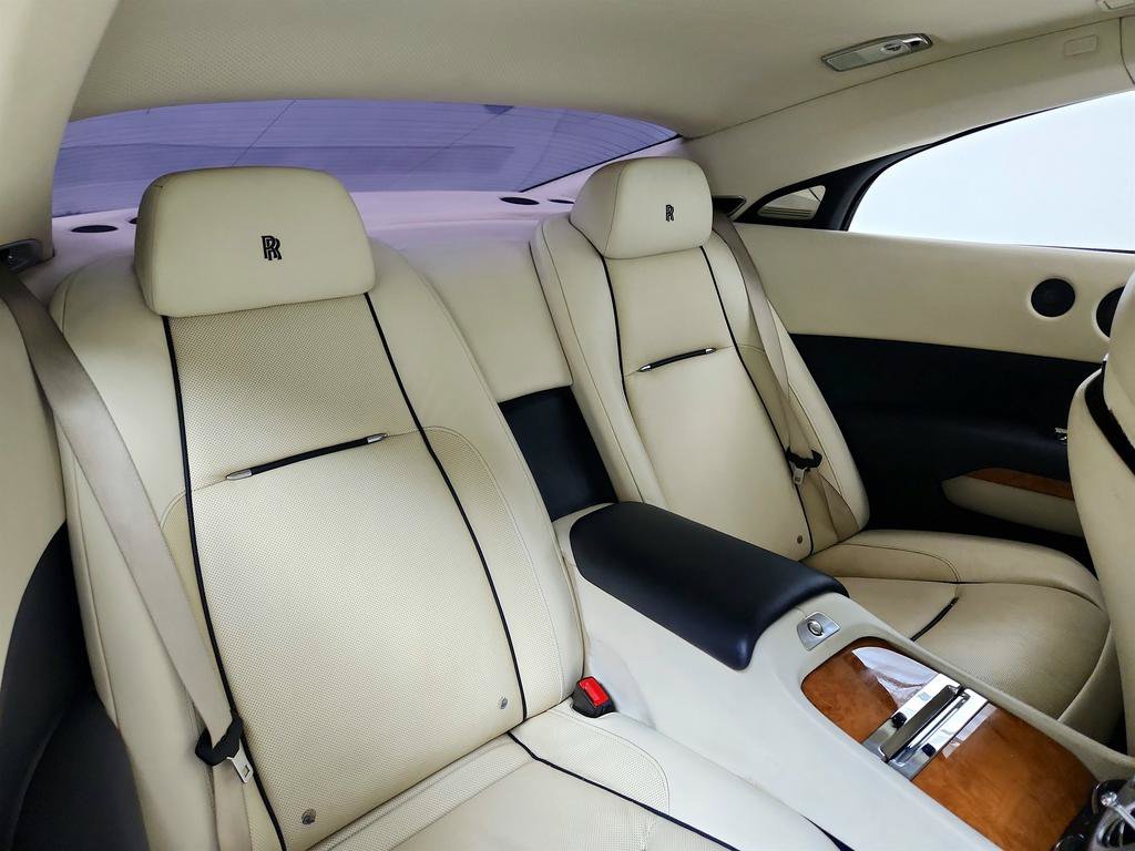 Used 2014 Rolls-Royce Wraith RWD image 28