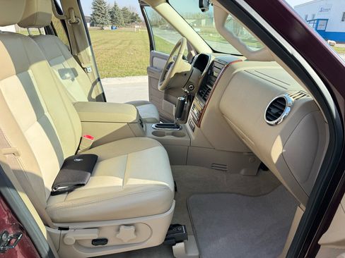 Used 2007 Ford Explorer Eddie Bauer image 31