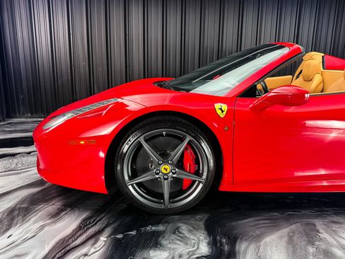 Used 2012 Ferrari 458 Spider RWD image 8