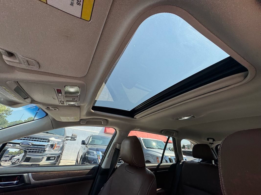 Used 2018 Subaru Outback 2.5i Touring AWD/4WD image 19