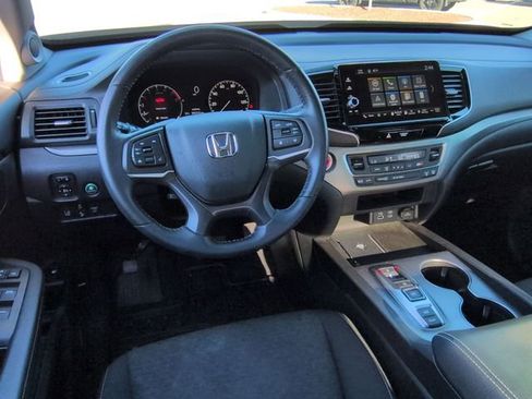 Used 2024 Honda Ridgeline Sport image 31
