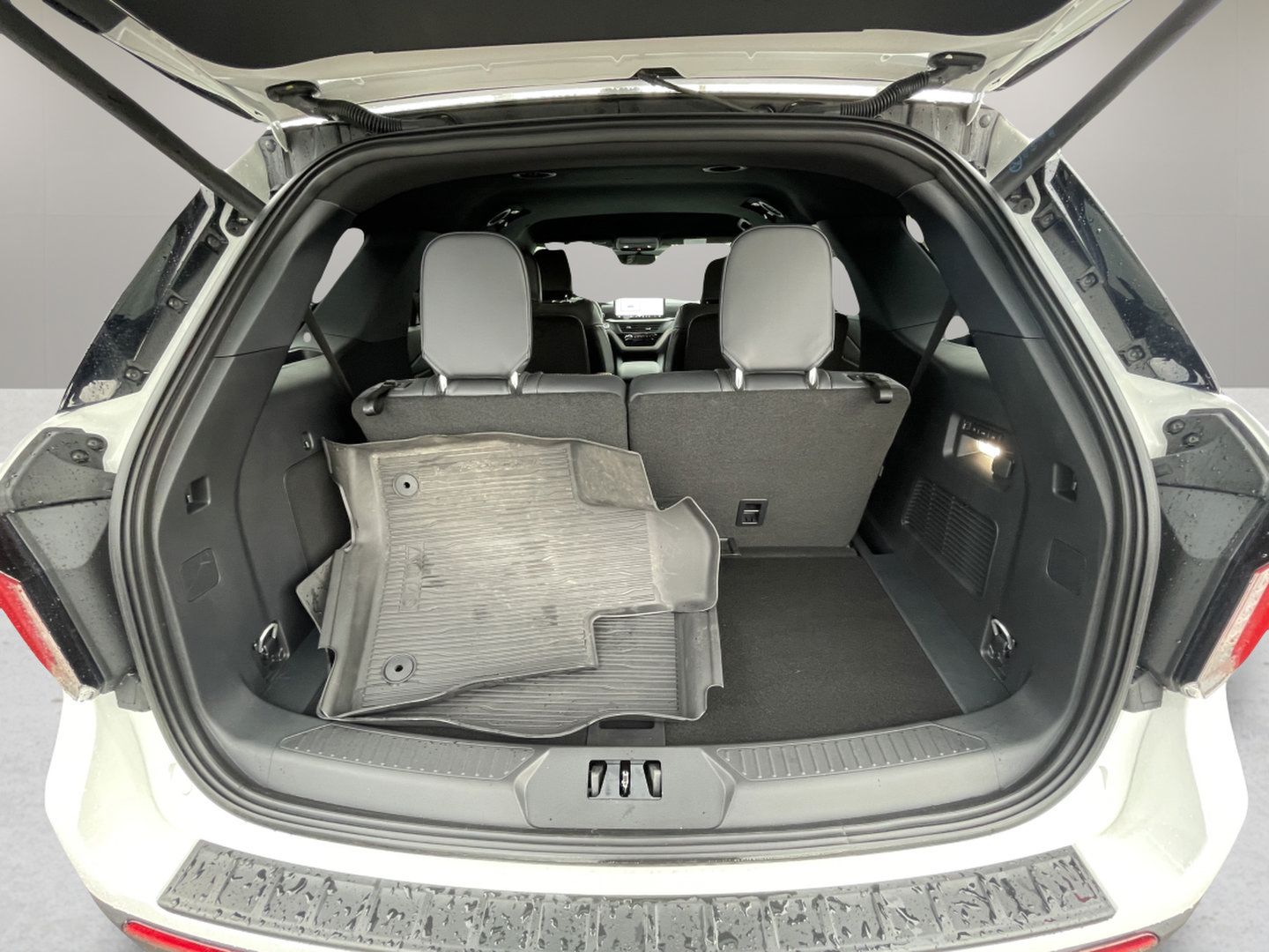 Used 2026 Ford Explorer Tremor w/ Tremor Convenience Package AWD/4WD image 11