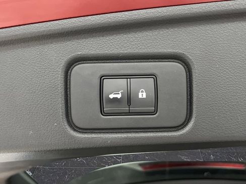 Used 2023 Nissan Pathfinder Platinum image 17