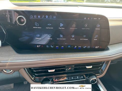 Used 2025 Chevrolet Suburban High Country AWD/4WD image 19
