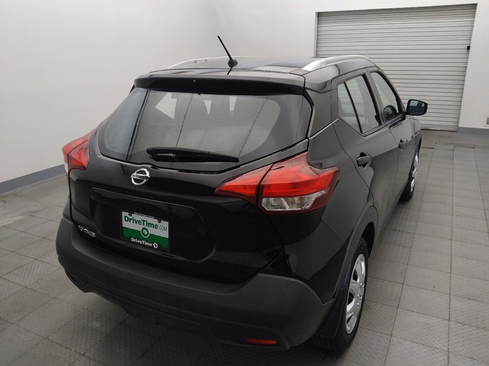 Used 2019 Nissan Kicks S FWD image 7