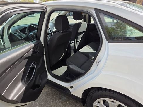 Used 2012 Ford Focus SE FWD image 33
