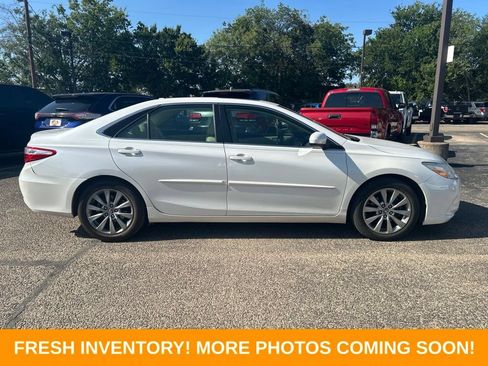 Used 2016 Toyota Camry XLE FWD image 2