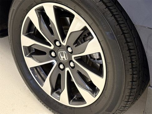 Certified 2024 Honda Odyssey EX-L image 12