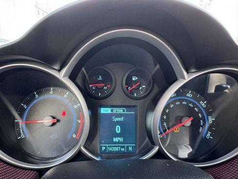 Used 2014 Chevrolet Cruze LT image 12