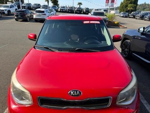Used 2015 Kia Soul + FWD image 2