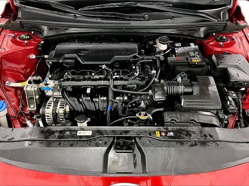 Used 2025 Hyundai Elantra SEL FWD image 11