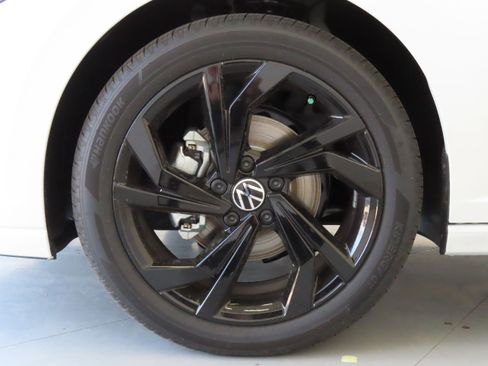 New 2025 Volkswagen Jetta SE image 28