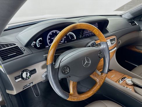 Used 2009 Mercedes-Benz CL 550 4MATIC image 9