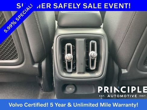 Certified 2024 Volvo XC40 B5 Core AWD/4WD image 33