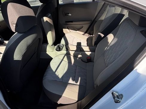Used 2013 Chevrolet Volt w/ Enhanced Safety Package 1 FWD image 7