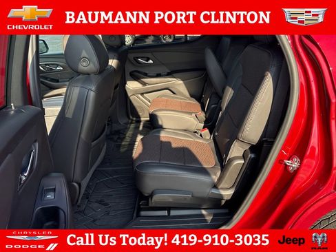 Used 2023 Chevrolet Traverse High Country AWD/4WD image 27