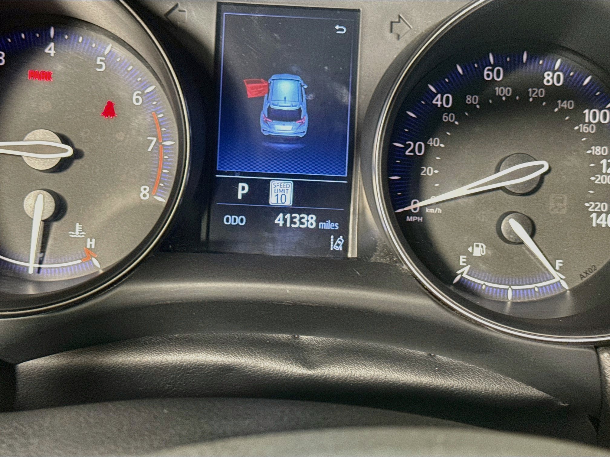 Used 2021 Toyota C-HR LE FWD image 12