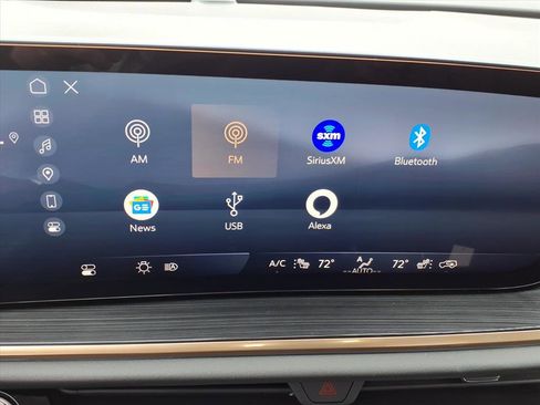 Used 2025 Buick Envision Avenir image 6